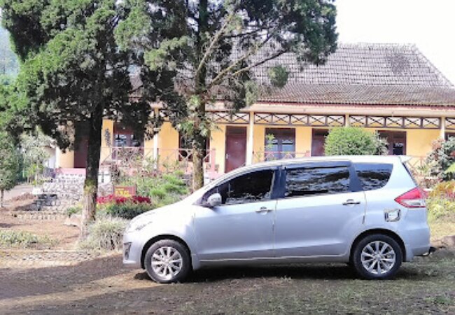289-Foto-By-Pendowo-88-Rent-Car